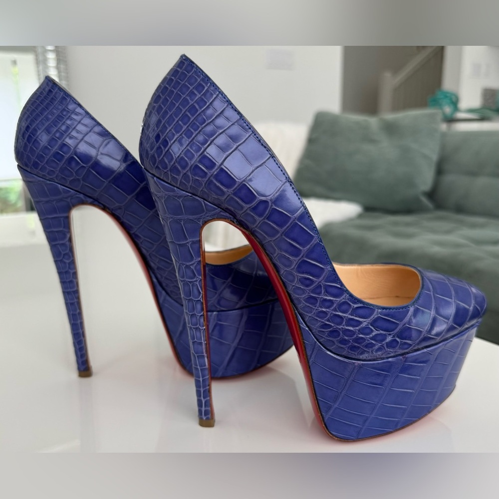 Christian Louboutin Daffodil purple crocodile pumps Size 37.5